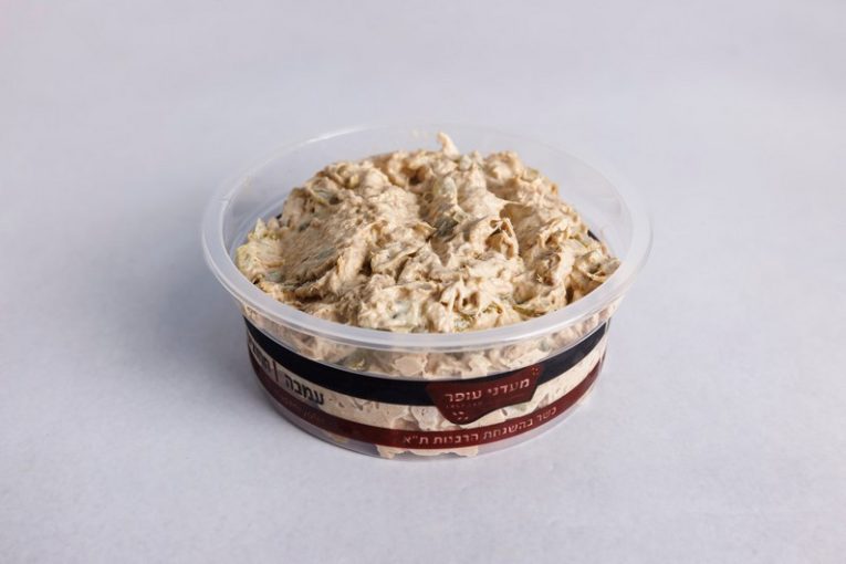 טונה עם מלפפון חמוץ