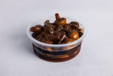 סלט פטריות עם בצל